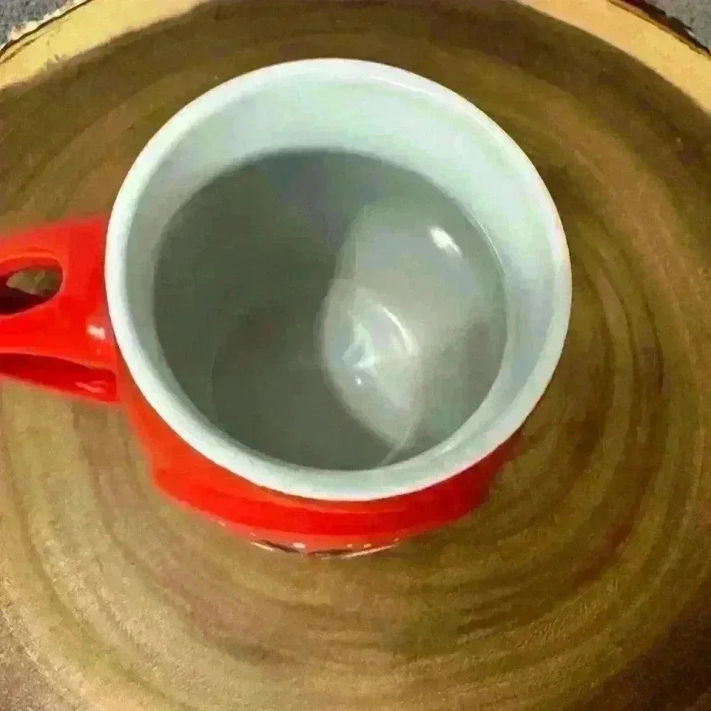 Disney Mickey and Minnie Mouse Red 2018 Christmas coffee tea cocoa mug cup - Picture 4 of 6